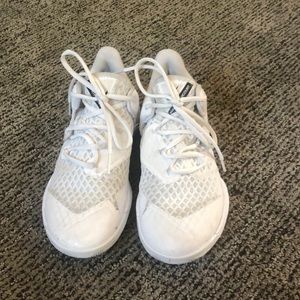 WOMENS NIKE HYPERSPEED COURT VOLLEYBALL SHOES, SIZE 7